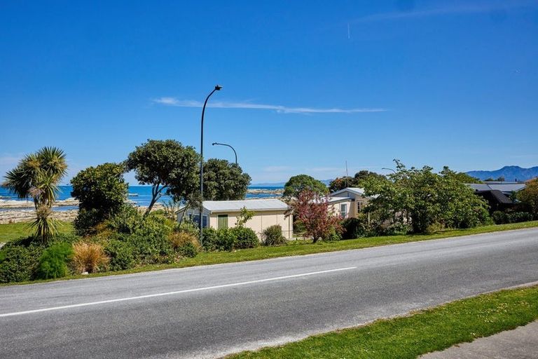 Photo of property in 1 Kaka Road, South Bay, Kaikoura, 7300