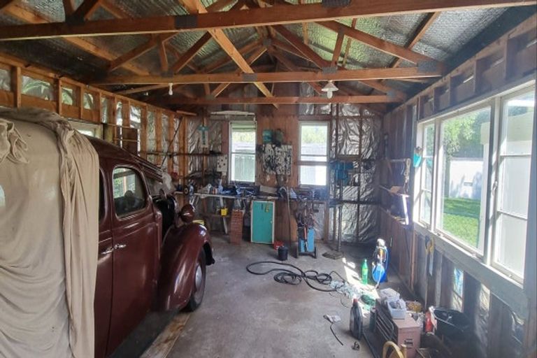 Photo of property in 100 Mcleavey Road, Ohau, Levin, 5570