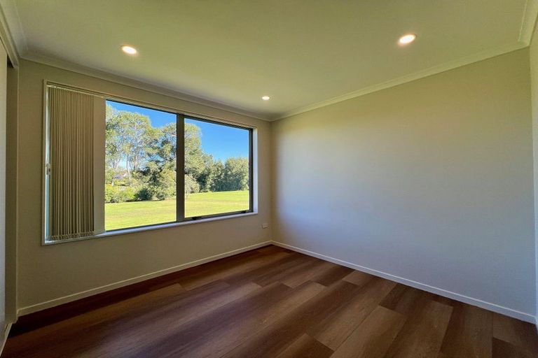 Photo of property in 109 Prince Regent Drive, Half Moon Bay, Auckland, 2012