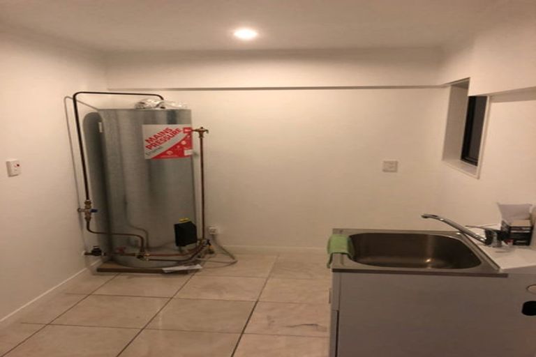 Photo of property in 12 Miller Road, Mangere Bridge, Auckland, 2022