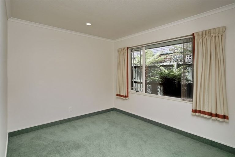 Photo of property in 15 Basil Place, Mount Pleasant, Christchurch, 8081
