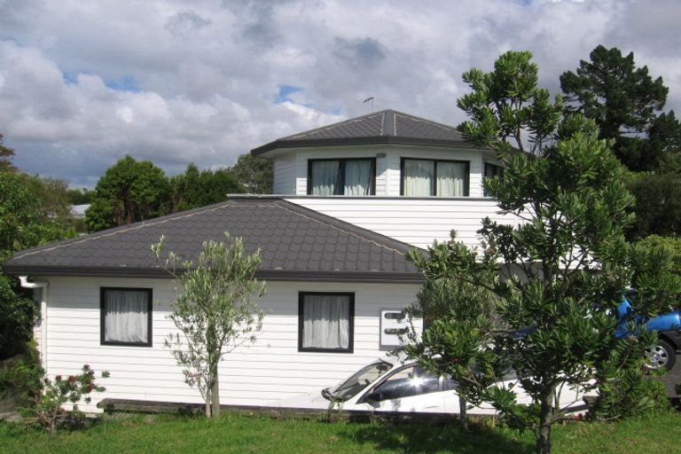 Property details for 704 East Coast Road, Pinehill, Auckland, 0632