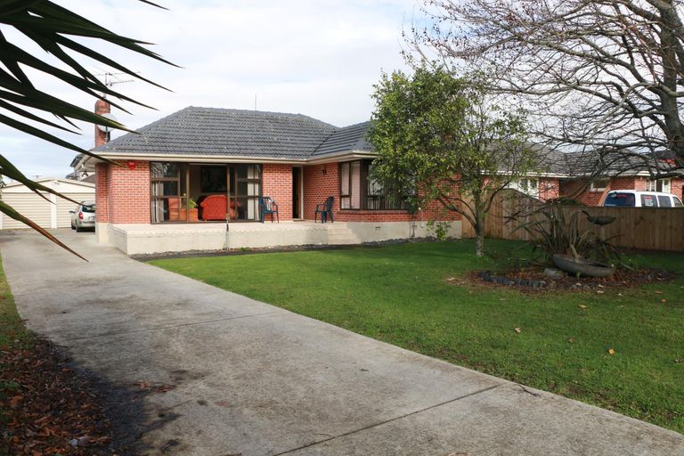 Photo of property in 19 Sunnyside Crescent, Papatoetoe, Auckland, 2025