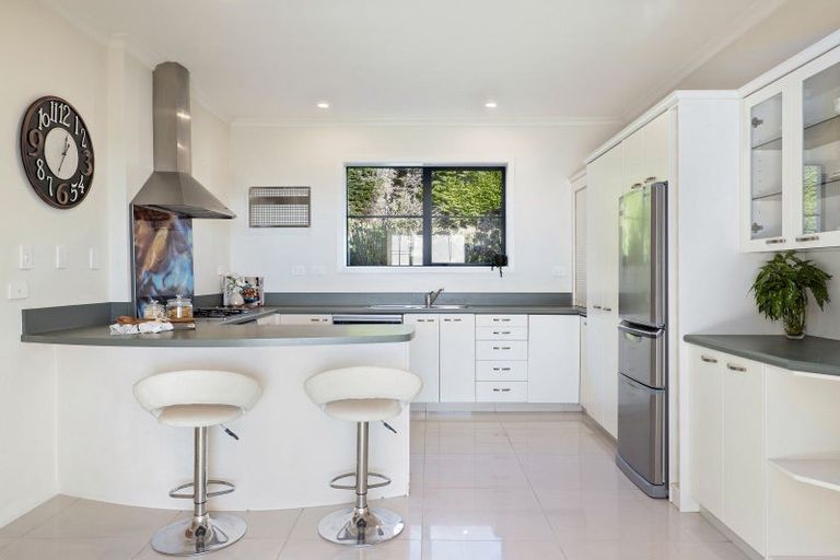 Photo of property in 70 Belleview Terrace, Mount Pleasant, Christchurch, 8081