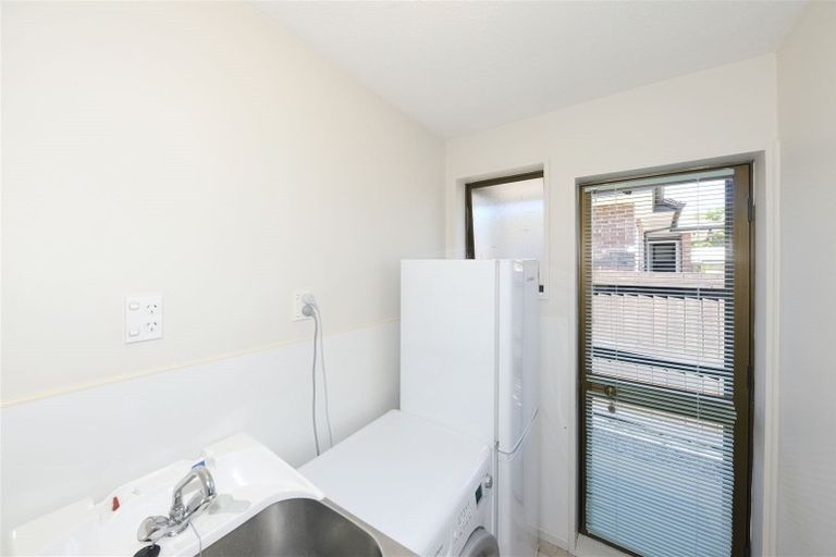 Photo of property in 2/125 Roydvale Avenue, Burnside, Christchurch, 8053