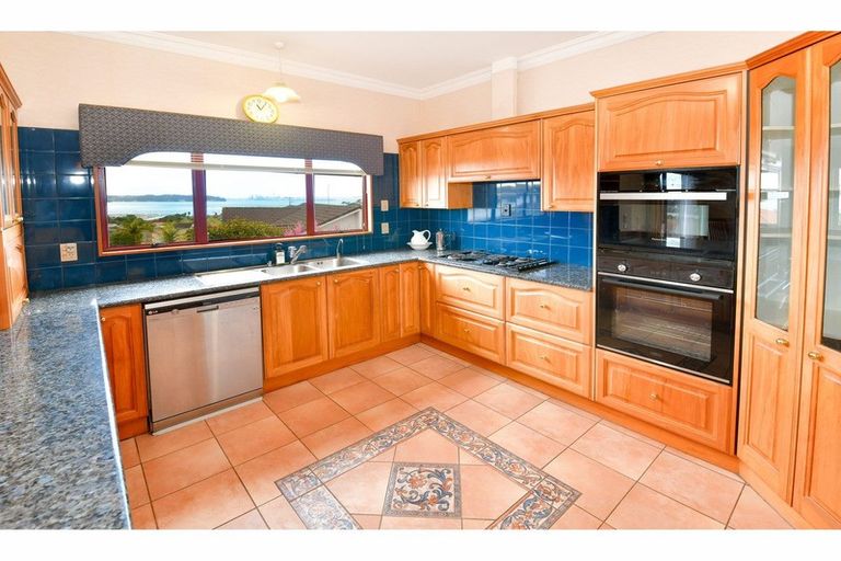 Photo of property in 54 Cherub Place, West Harbour, Auckland, 0618