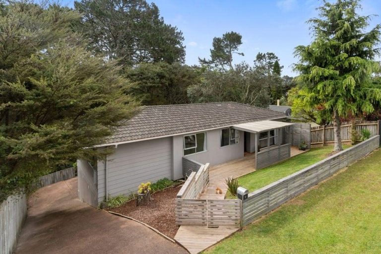 Photo of property in 23 Claverdon Drive, Massey, Auckland, 0614