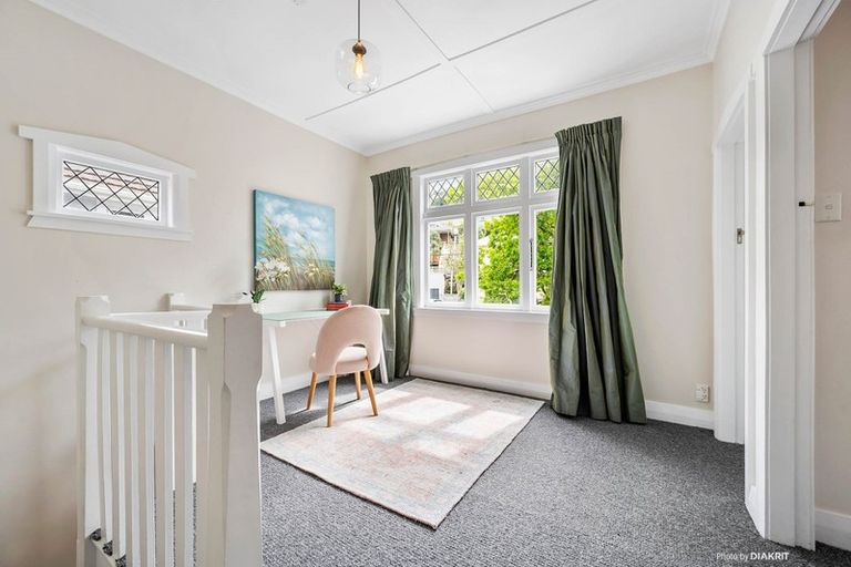 Photo of property in 43 Severn Street, Island Bay, Wellington, 6023