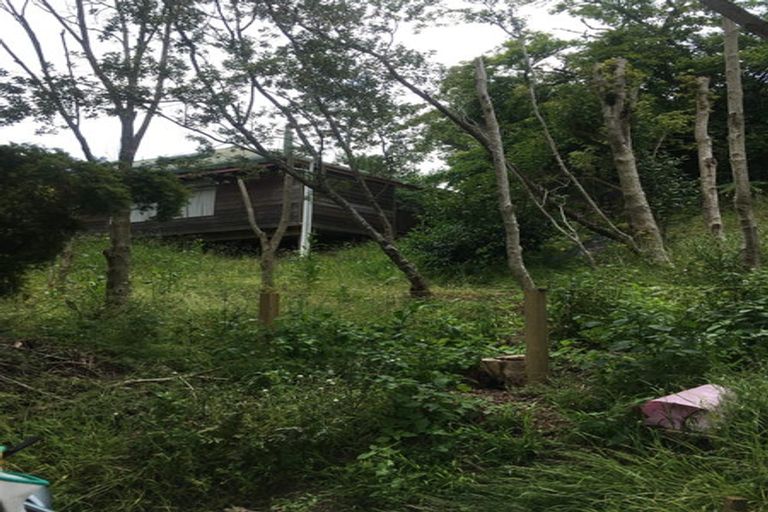 Photo of property in 28 Howard Road, Northcote, Auckland, 0627