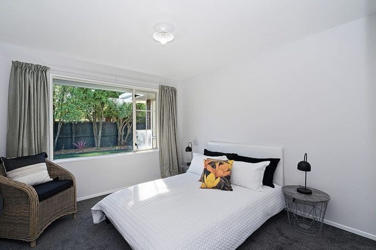 Photo of property in 51 Queenspark Drive, Parklands, Christchurch, 8083