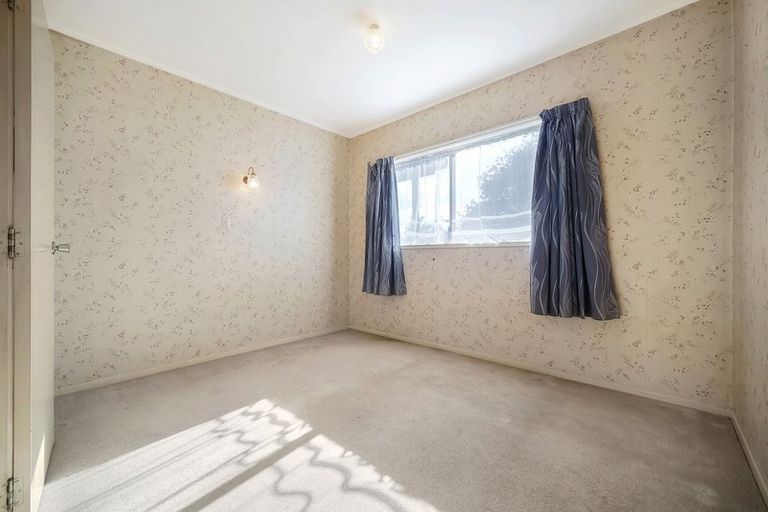 Photo of property in 1 Hedge Row, Sunnyhills, Auckland, 2010