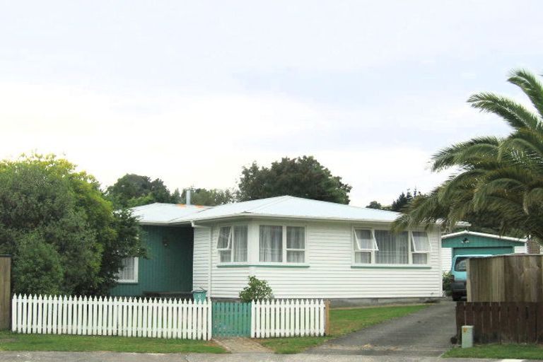 Photo of property in 5 Ponderosa Grove, Maoribank, Upper Hutt, 5018