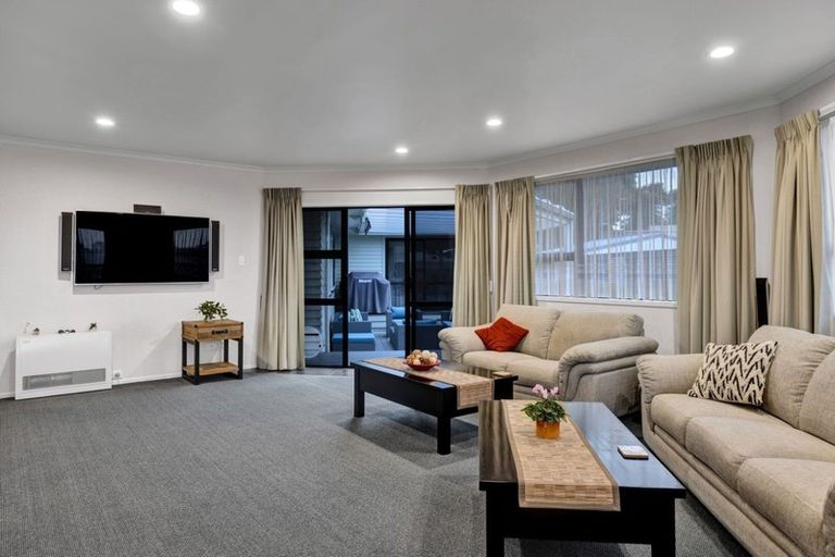 Photo of property in 16 Ramanui Avenue, Hawera, 4610