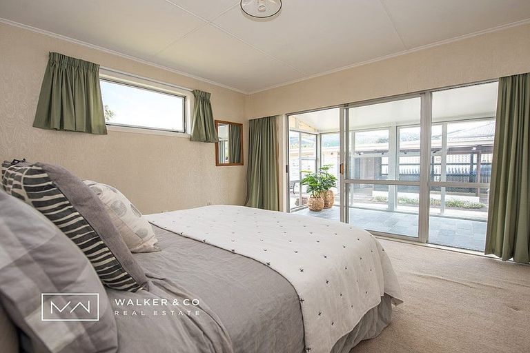 Photo of property in 6 York Avenue, Heretaunga, Upper Hutt, 5018