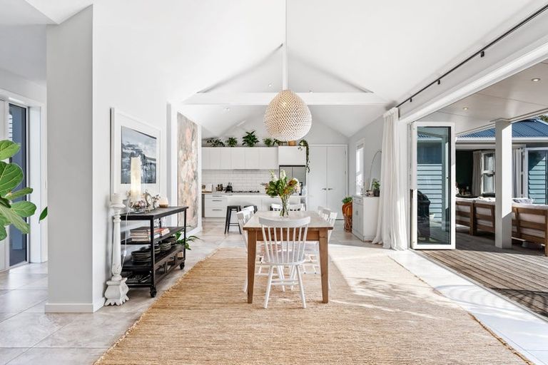 Photo of property in 42 Awanui Crescent, Matakana, Warkworth, 0985