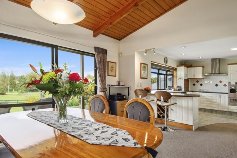 Photo of property in 54 Links View Drive, Omokoroa, 3114