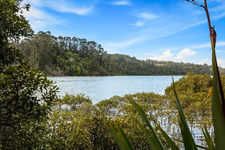 Photo of property in 20 Oscar Road, Greenhithe, Auckland, 0632