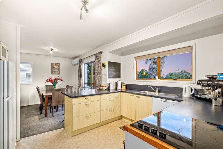 Photo of property in 85 Hobsonville Road, West Harbour, Auckland, 0618