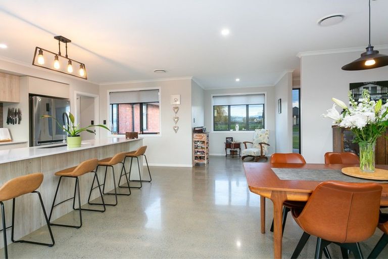 Photo of property in 43 Seachange Drive, Leamington, Cambridge, 3432