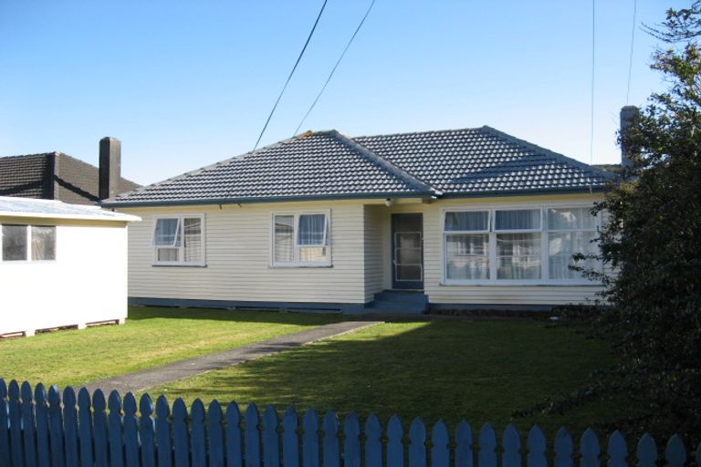 Photo of property in 35 Bull Avenue, Wainuiomata, Lower Hutt, 5014