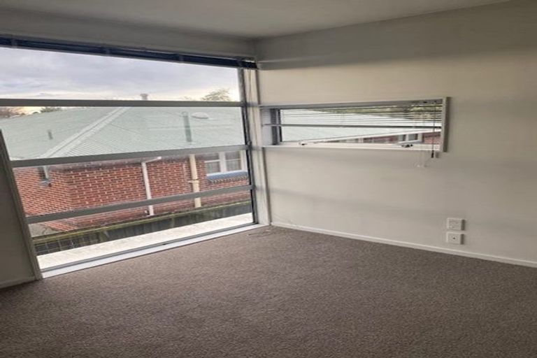 Photo of property in 43 Grafton Street, Waltham, Christchurch, 8011