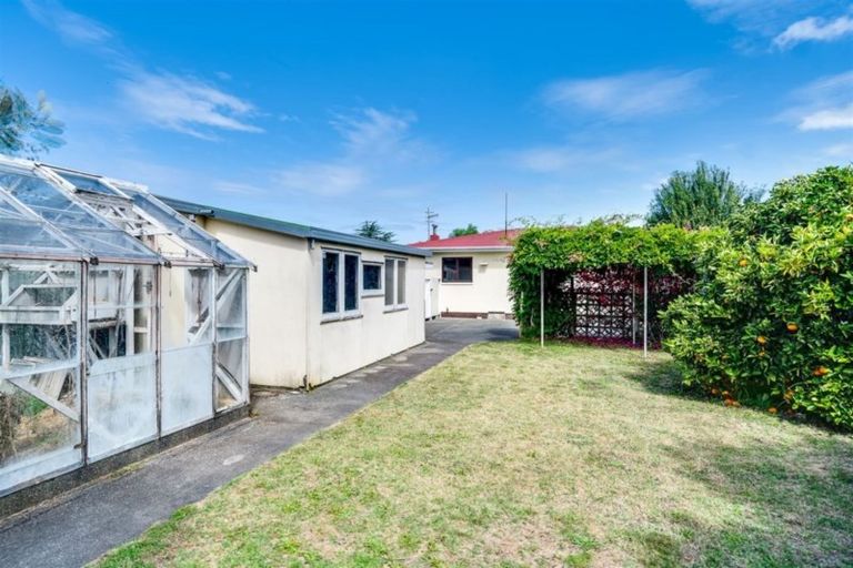 Photo of property in 25 Bright Crescent, Maraenui, Napier, 4110