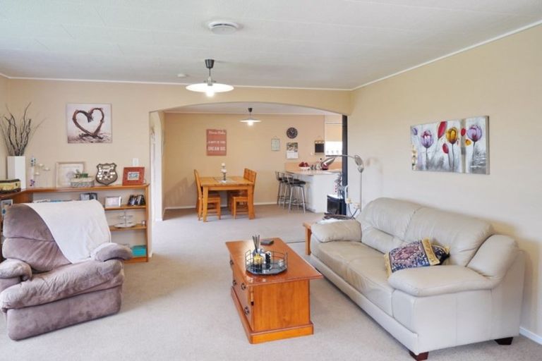 Photo of property in 28 Coates Place, Rangiora, 7400