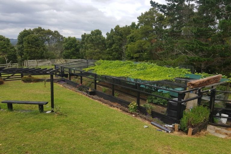 Photo of property in 393 Brooks Road, Waipu, 0582