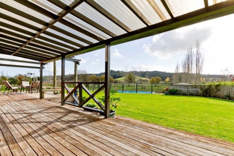 Photo of property in 729 Kaipara Coast Highway, Kaukapakapa, 0871