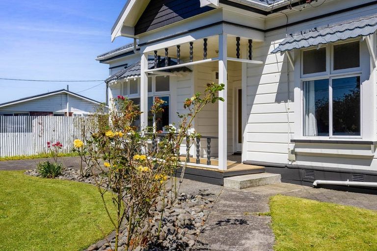 Photo of property in 25 Argyle Street, Hawera, 4610