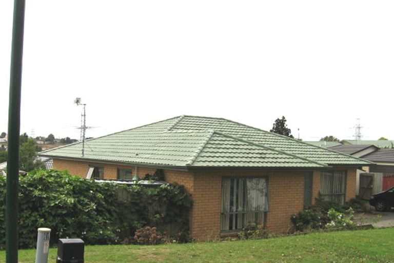 Photo of property in 9 Carling Avenue, Massey, Auckland, 0614