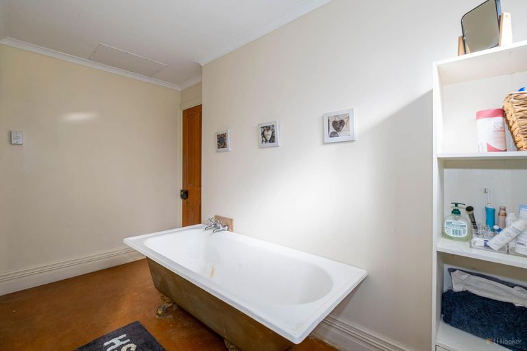 Photo of property in 70 Parsonage Road, Waimate, 7978