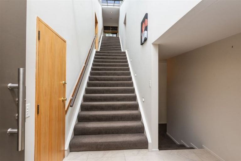 Photo of property in 10 Nehru Place, Cashmere, Christchurch, 8022