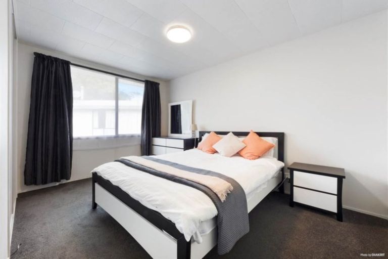 Photo of property in 2/342c Royal Road, Massey, Auckland, 0614