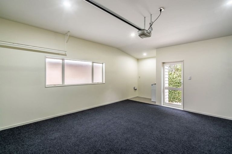 Photo of property in 2/46 Raleigh Road, Northcote, Auckland, 0627