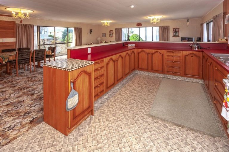 Photo of property in 215 Paku Drive, Tairua, 3508