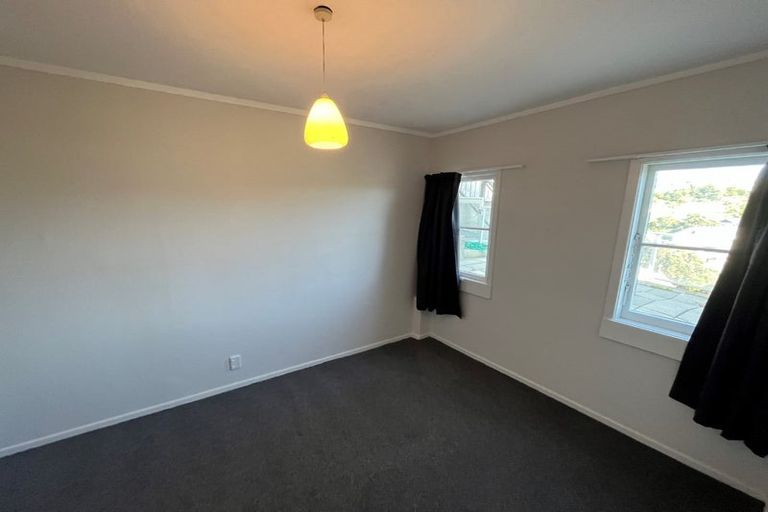 Photo of property in 5 Saint Michaels Crescent, Kelburn, Wellington, 6012