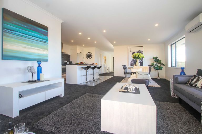 Photo of property in 22 Nellie Drive, Kumeu, 0810