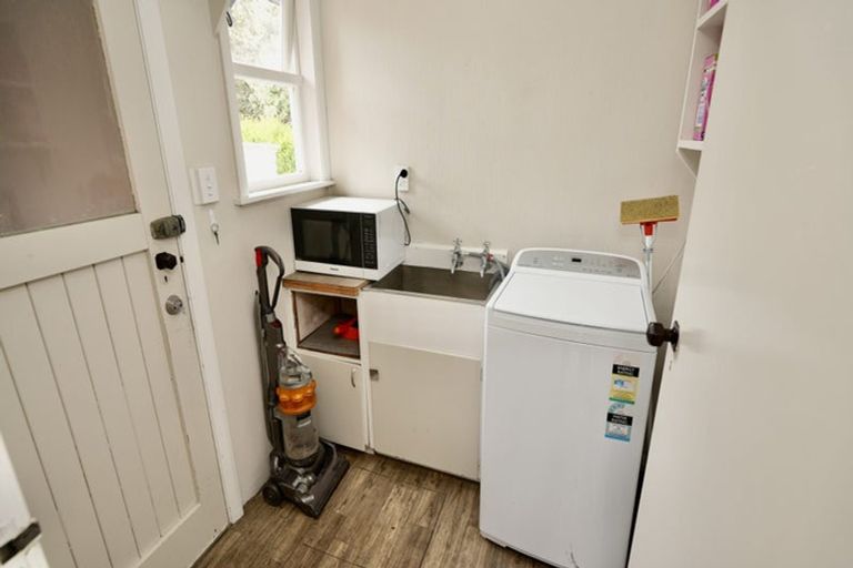 Photo of property in 9 Manawatu Street, Hokowhitu, Palmerston North, 4410