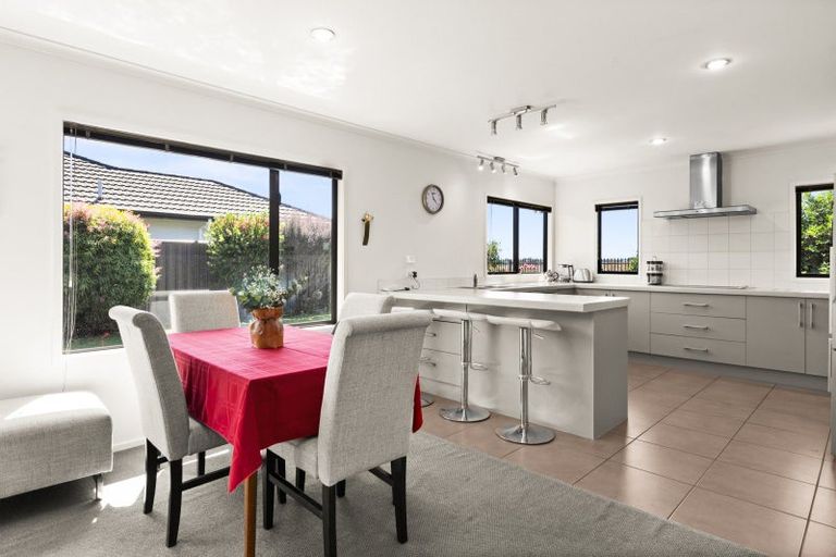 Photo of property in 21 Mcnaughton Place, Onekawa, Napier, 4110