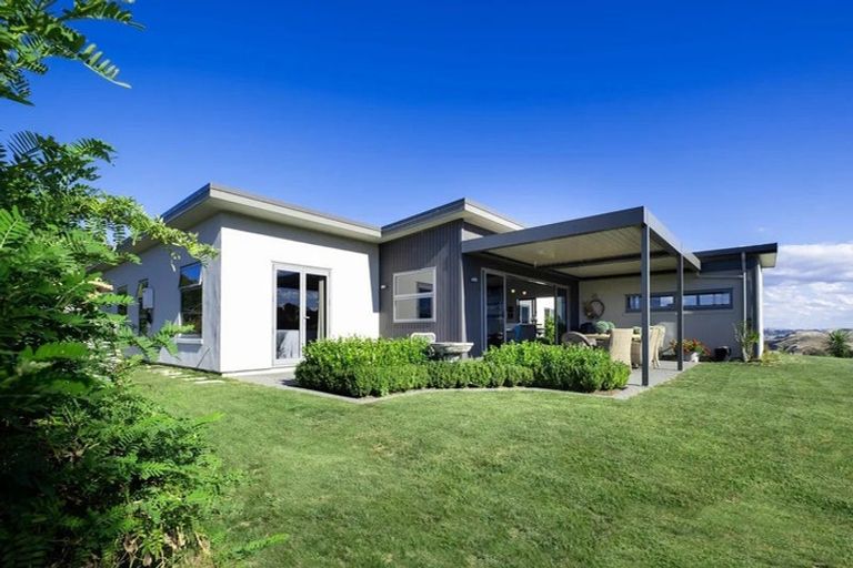 Photo of property in 3 Esk View Road, Eskdale, Napier, 4182