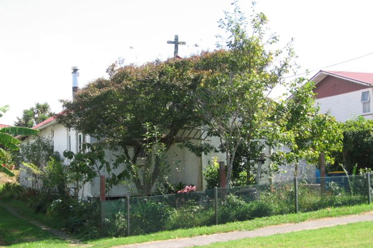 Photo of property in 30 Nikau Street, New Lynn, Auckland, 0600