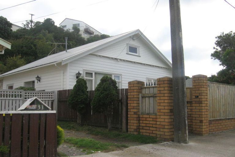Photo of property in 33 Tauhinu Road, Miramar, Wellington, 6022