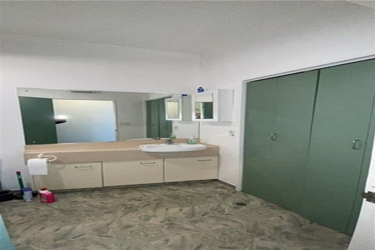 Photo of property in 17 Kent Terrace - Kent Apartments, 5b/16 Kent Terrace, Mount Victoria, Wellington, 6011