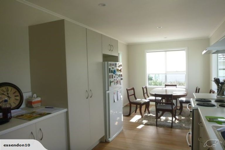 Photo of property in 47 Redwood Avenue, Tawa, Wellington, 5028