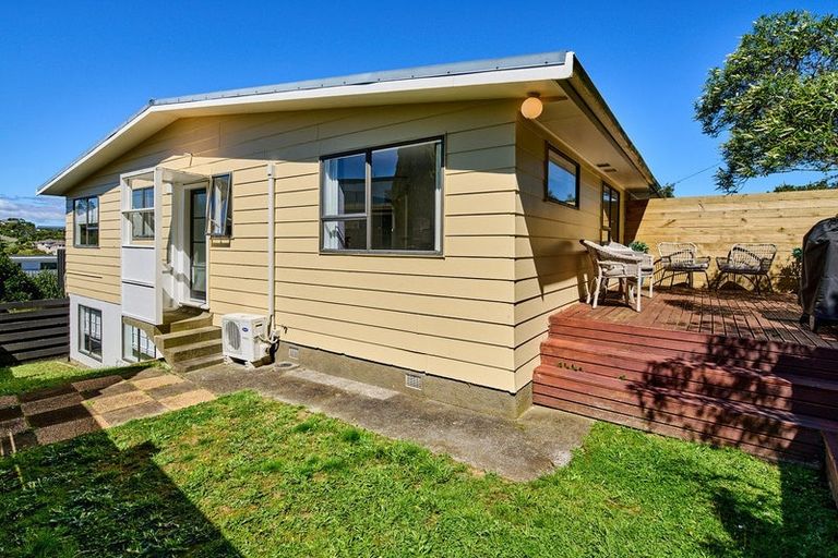 Photo of property in 27 Old Coach Road, Johnsonville, Wellington, 6037