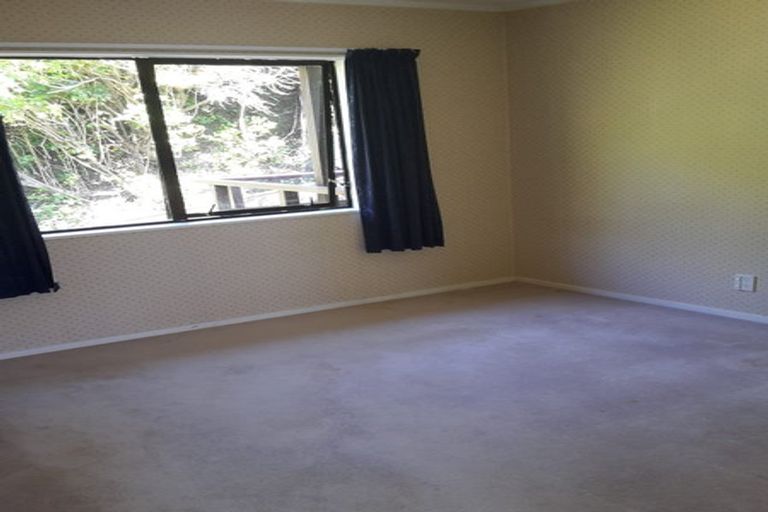 Photo of property in 2/31 Camellia Terrace, Maungaraki, Lower Hutt, 5010