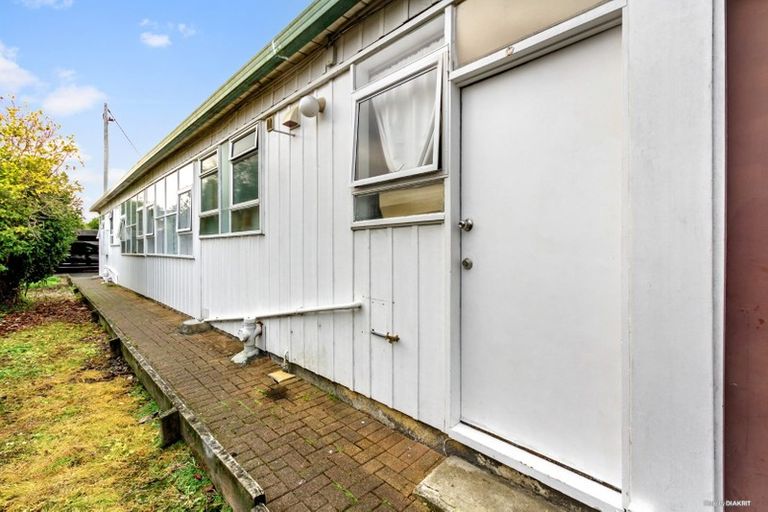 Photo of property in 2/86 Portage Road, New Lynn, Auckland, 0600
