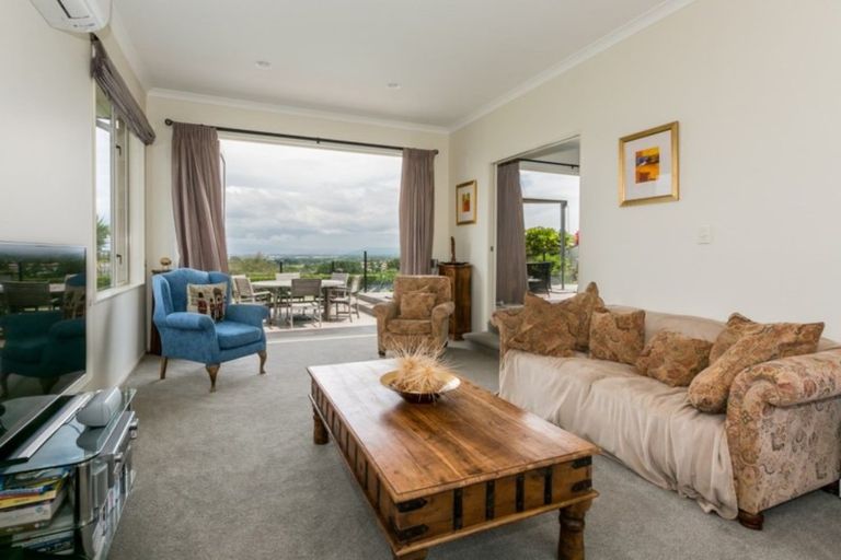 Photo of property in 83 Hikanui Drive, Havelock North, 4130