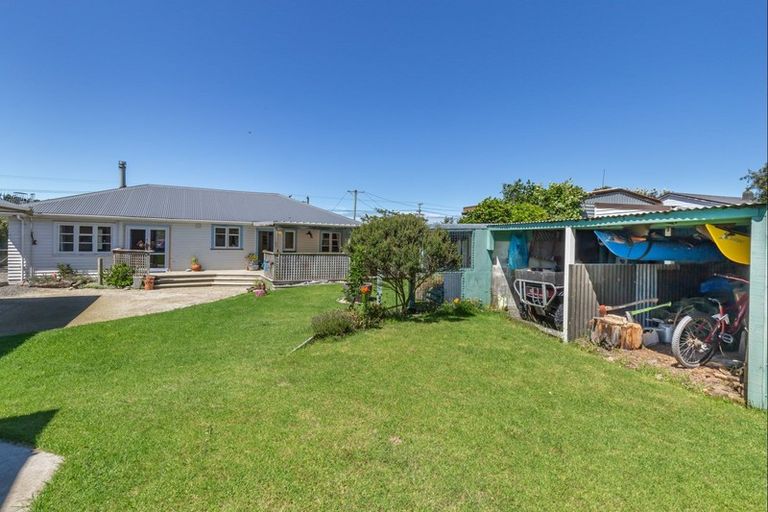 Photo of property in 78 Koputara Road, Himatangi Beach, Foxton, 4891